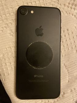 iPhone 7 cracked screen,unlocked. 100.00