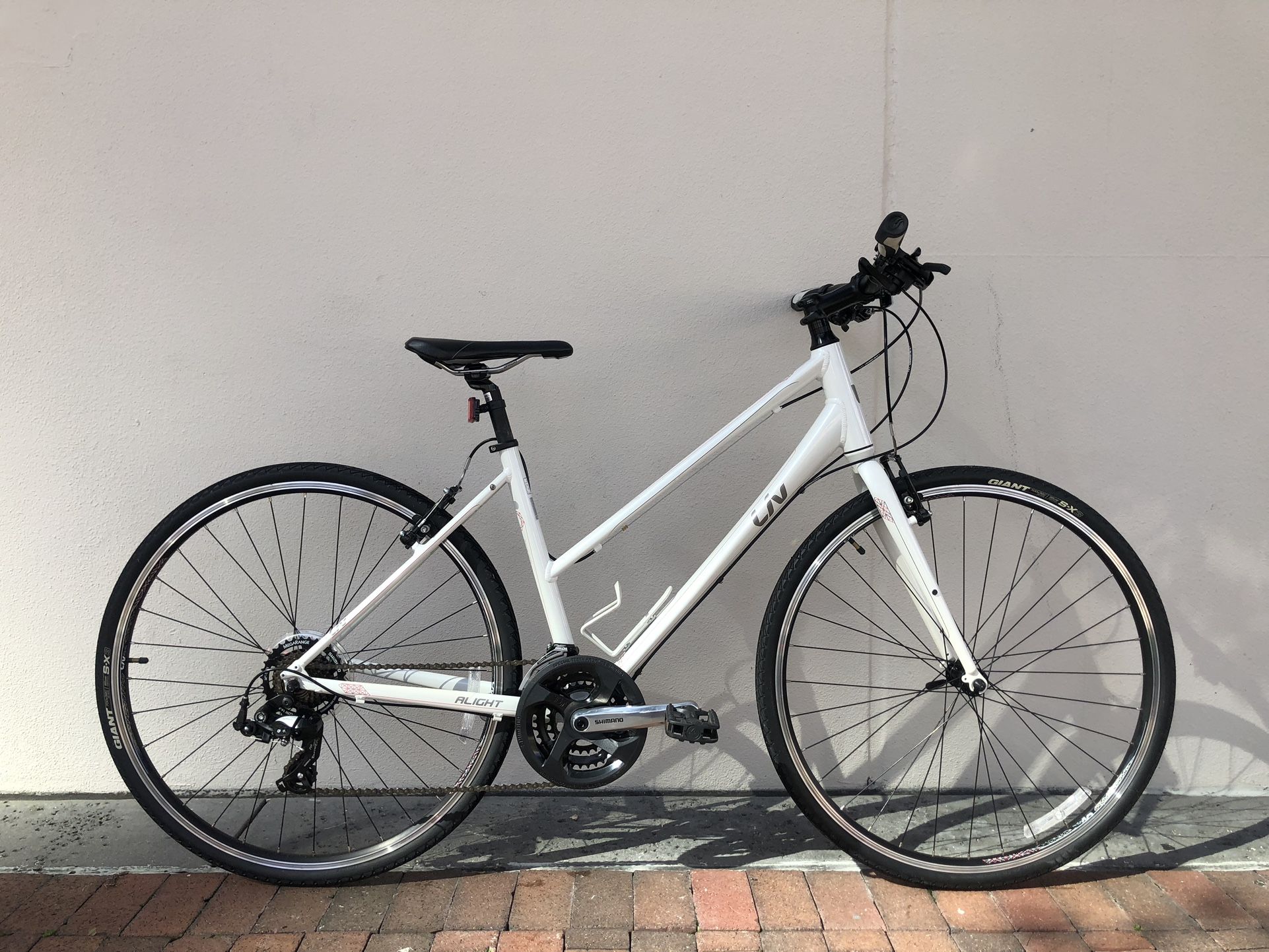 Giant Liv Alight Hybrid Road Bike 