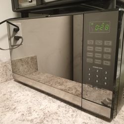 Oster Microwave Stainless Steel with Mirror Finish Microwave Oven