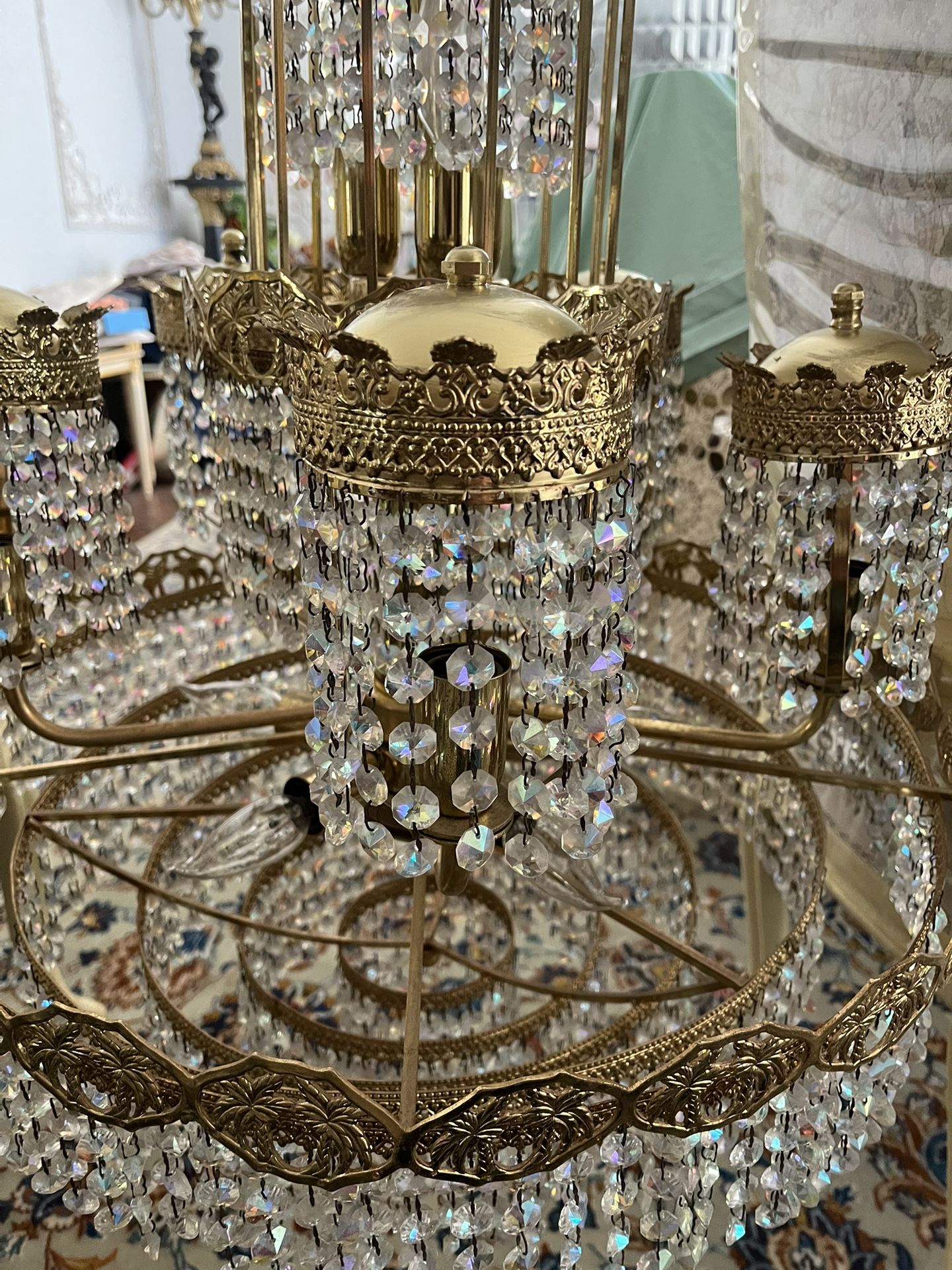 Chandelier (glass)