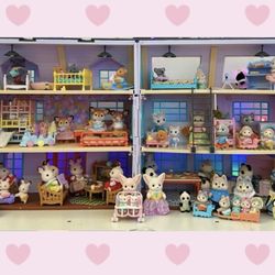 Calico critters plus dollhouse