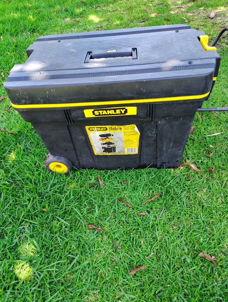 Stanley Mobile Tool Chest On Wheels