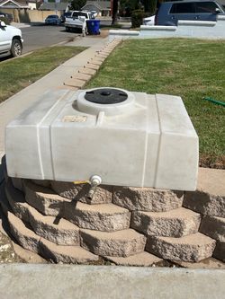 100 Gallon Water Tank