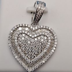 💎 Iced Double-Heart Pendant + S925 Chain Set – Moissanite – $55