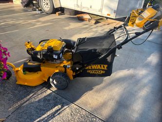 28 in. 224cc E-GOV Engine 3-in-1 Gas RWD Self-Propelled Lawn Mower with High Rear Wheels