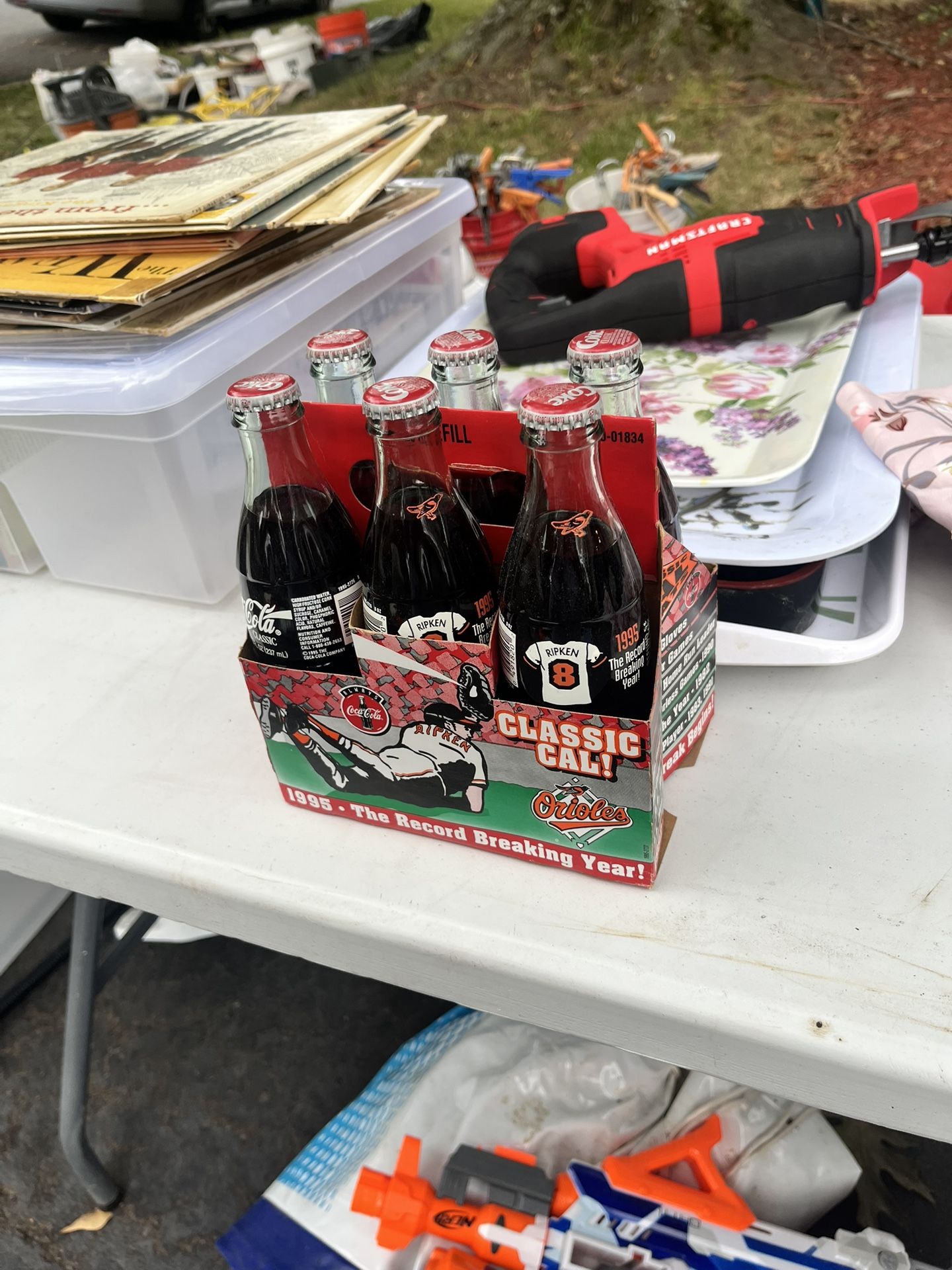 1995 The Record Breaking Year COCA COLA bottle Set Collectibles