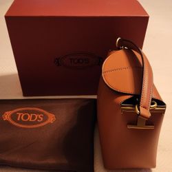 New Tods Leather Purse 