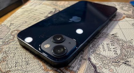 iPhone 13 (unlocked)