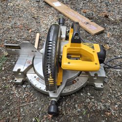 Dewalt 10in Chop Saw 