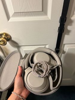 Sony headphones ( WH-1000MX4)