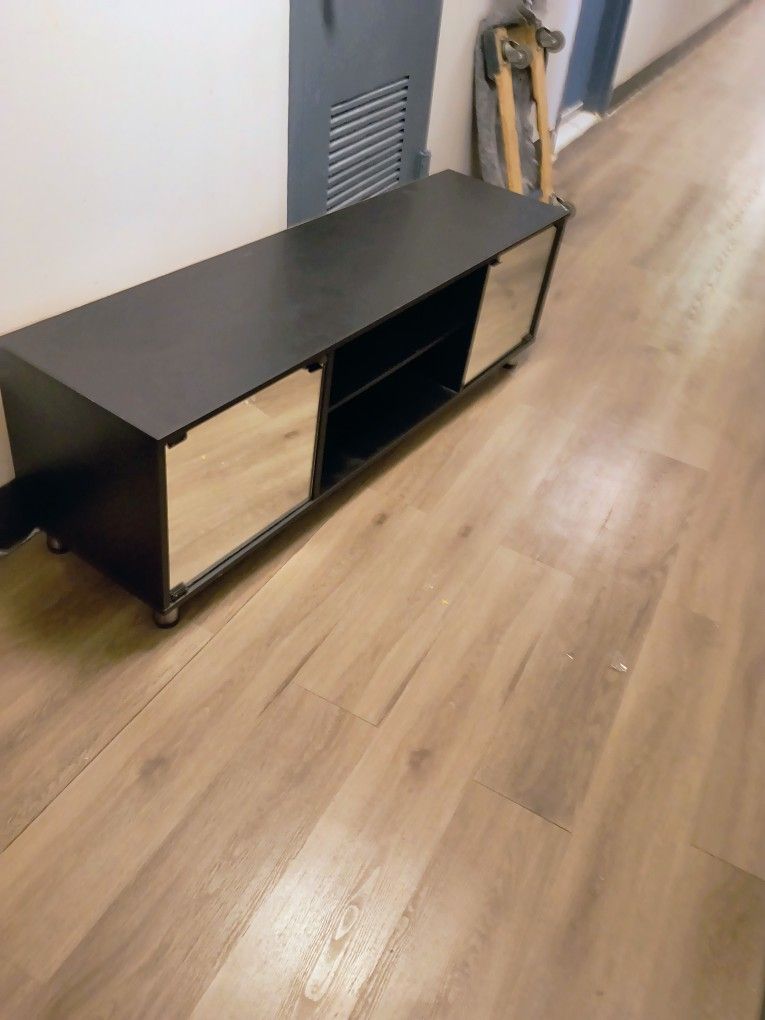 TV STAND ENTERTAINMENT CENTER