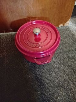New Staub Cast Iron Round Cocotte 5.5 qt