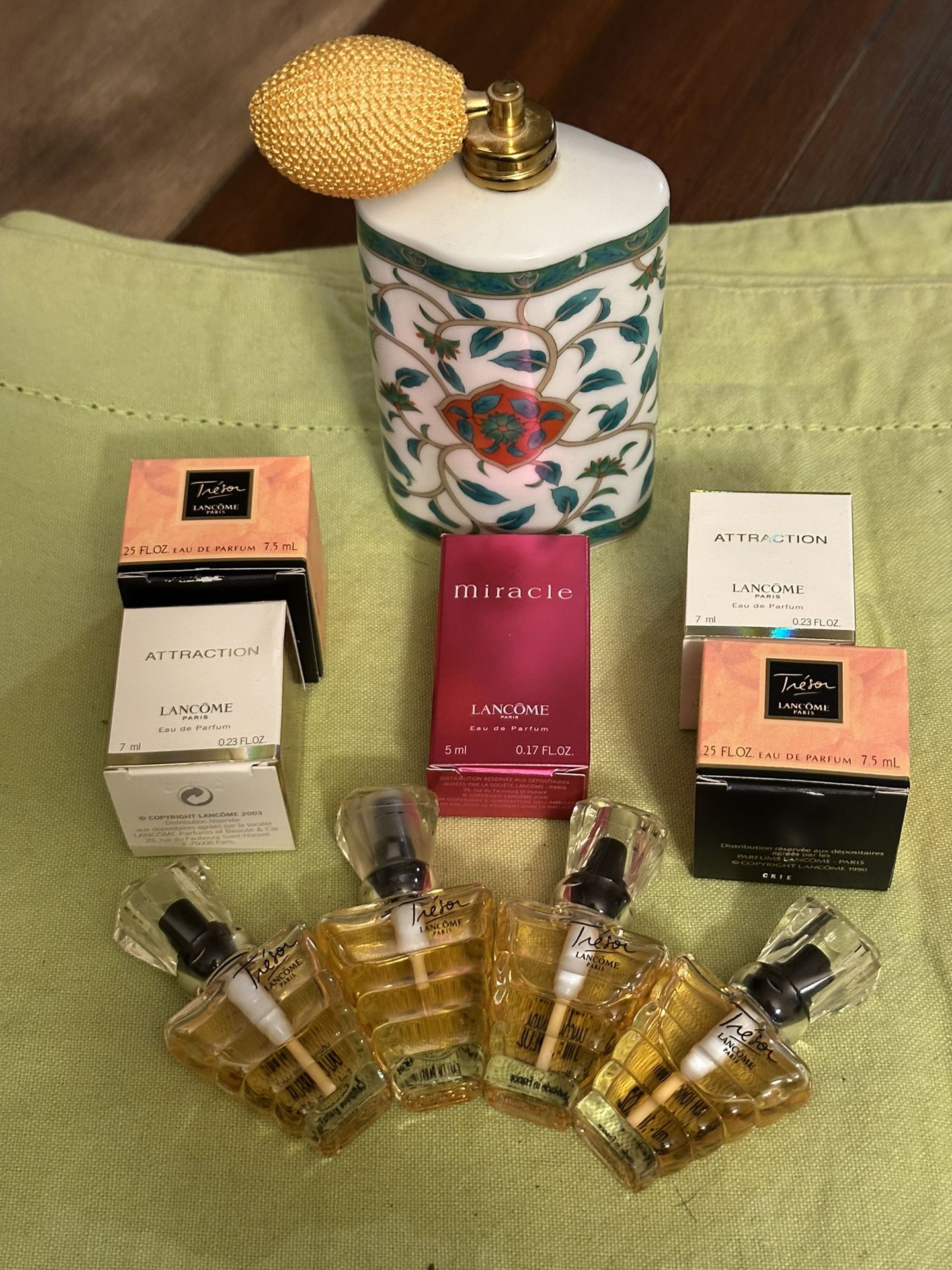 Lot of Lancôme Attraction Miracle Tresor whit Perfume Bottle