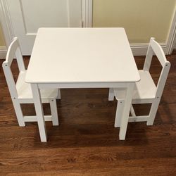 Used pottery barn children's store table and chairs