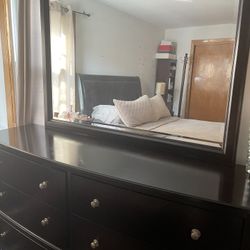 Queen Bedroom Set