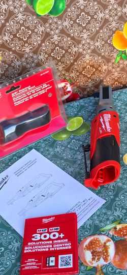 MILWAUKEE 
M12 FUEL  12-VOLT LITHIUM ION BRUSHLESS CORDLESS  3/8 IN RATCHET
WITH  3/8 RATCHET  PROTECTIVE BOOT