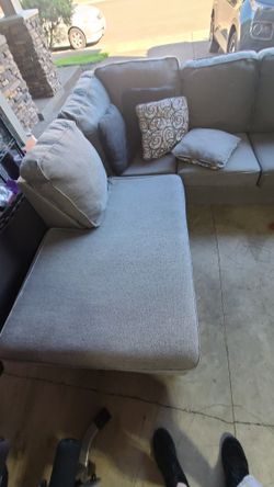 Larusi sectional 2024