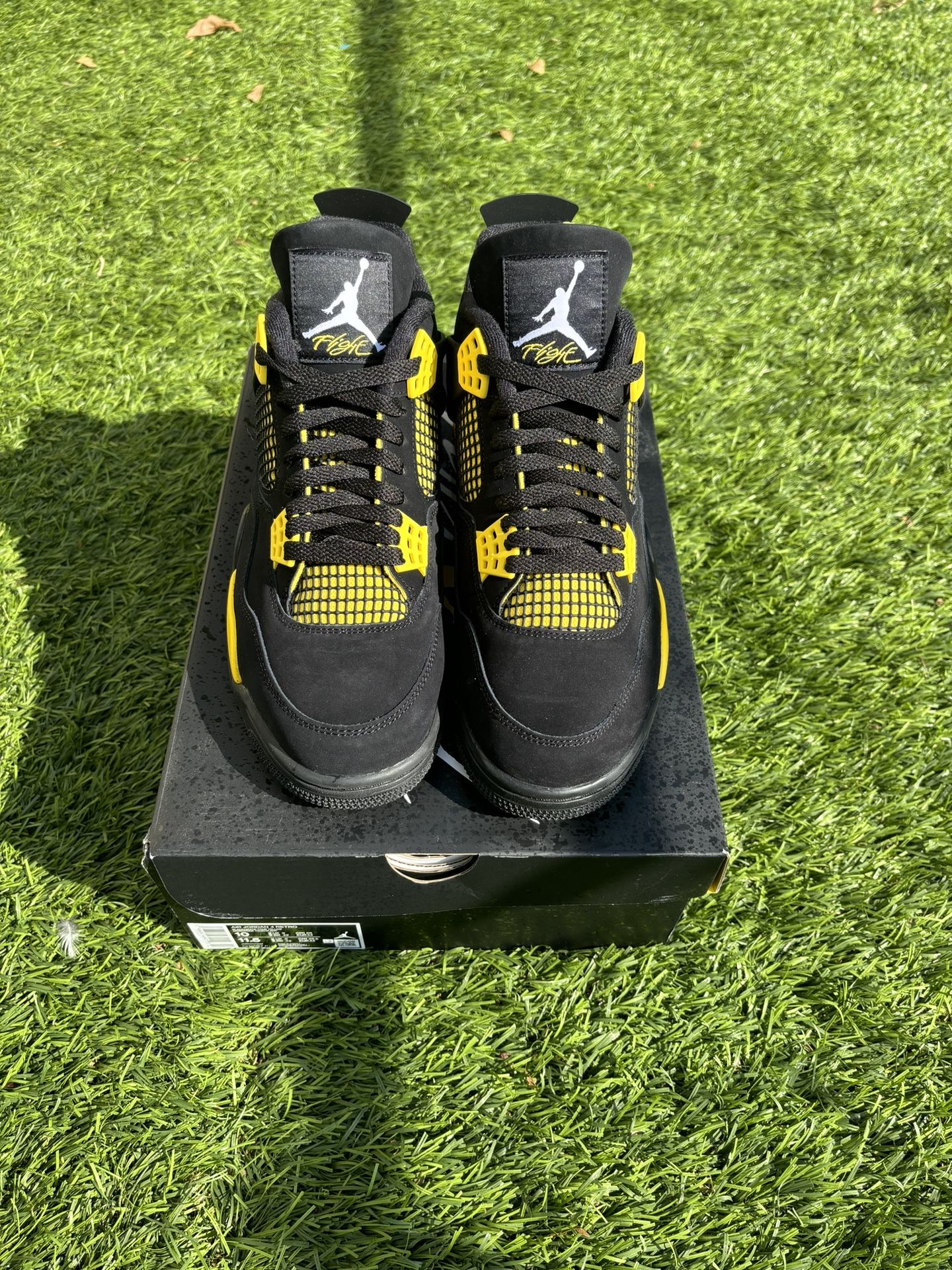 Air Jordan 4 Retro “Thunder”