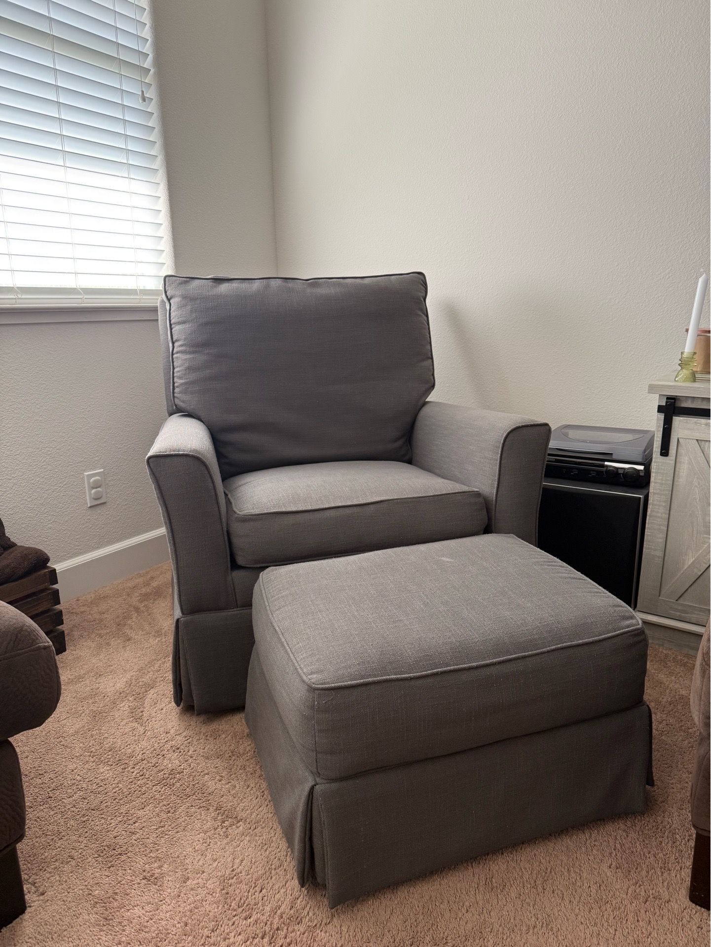 Swivel Glider Armchair