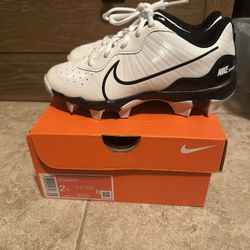 NIKE Baseball Cleats NEW Size 2