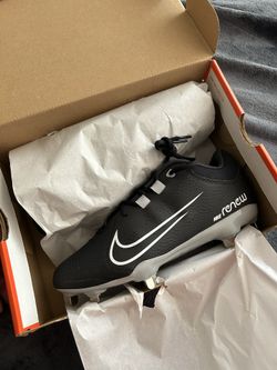 Hyperdiamond 4 Pro Softball Cleats