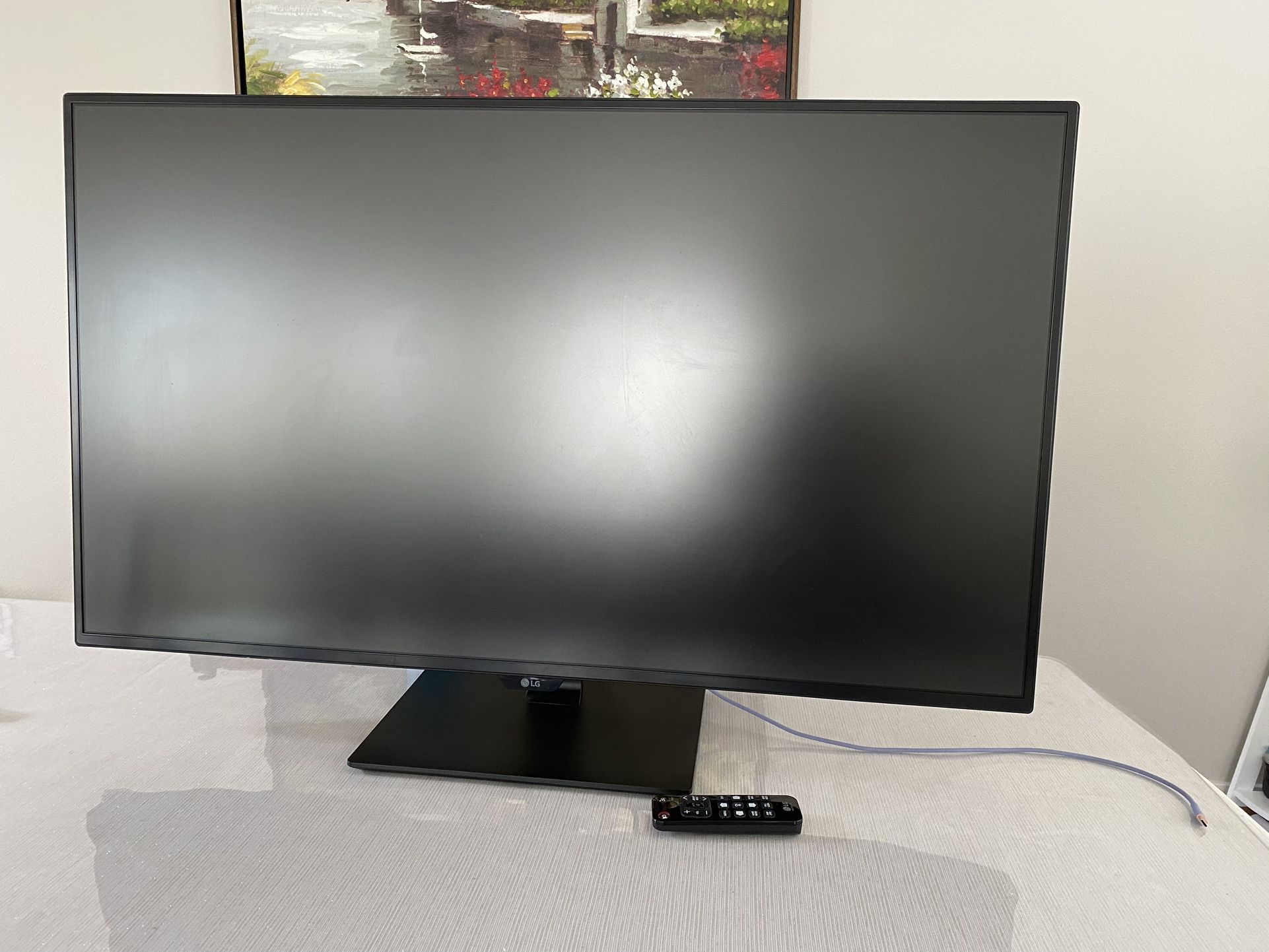 LG 43UN700-B 42.5 inch 4K HDR IPS Monitor