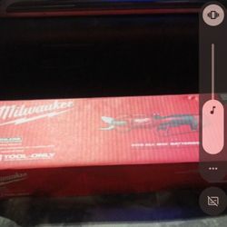 M12 Milwaukee Pruning Saw