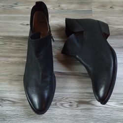 Seychelles Bait Black Block Heel Ankle Boot Size 10