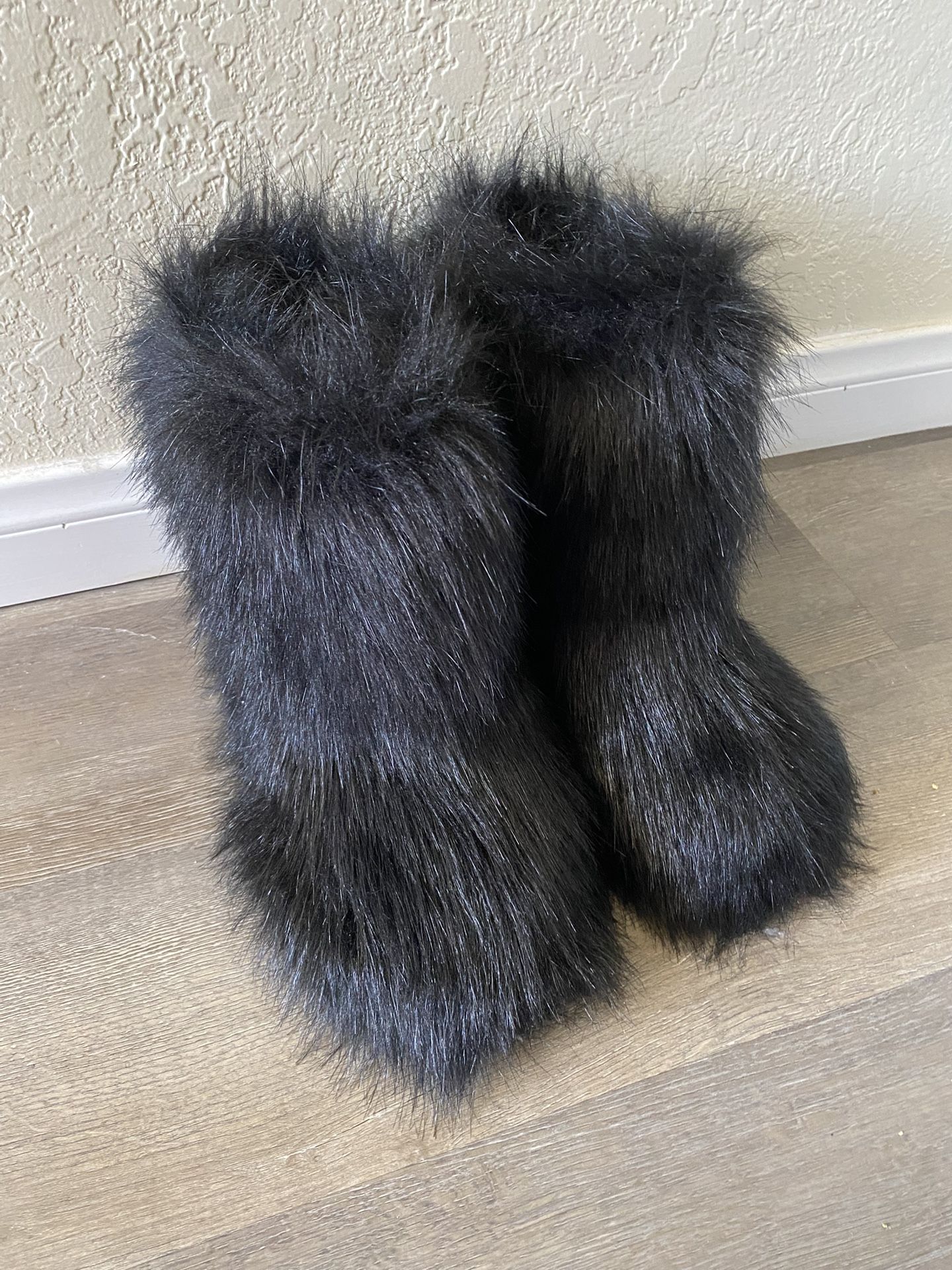 Fur boots