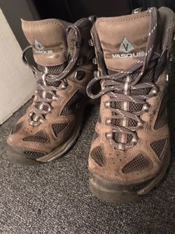 8.5 mountain boots
