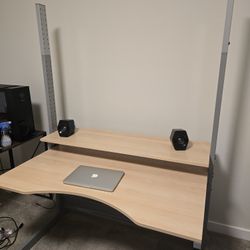 height-adjustable desk table