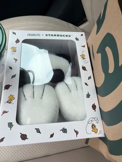 Starbucks x peanuts snoopy plush