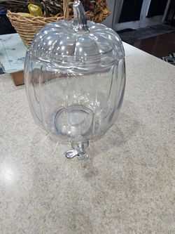 Pumpkin-Shaped Glass Drink Dispenser with Lid