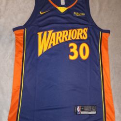 Stephen Curry Golden State Warrior Jersey Size M 