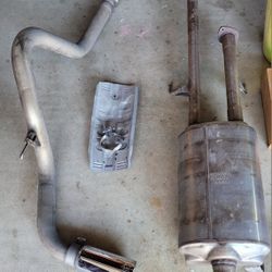 Stock Exhaust 2017 Toyota Tundra , Less Than 50,000 Miles 