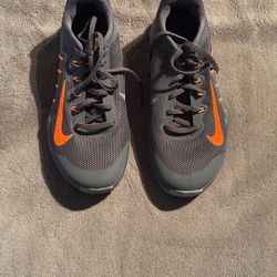 Nike Training men’s Size 9 1/2