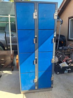 Sturdy metal locker unit $100