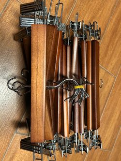 Wooden bottom hangers