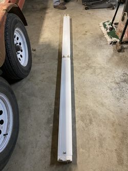 T8 Fluorescent lights/with bulbs asking $5/per light