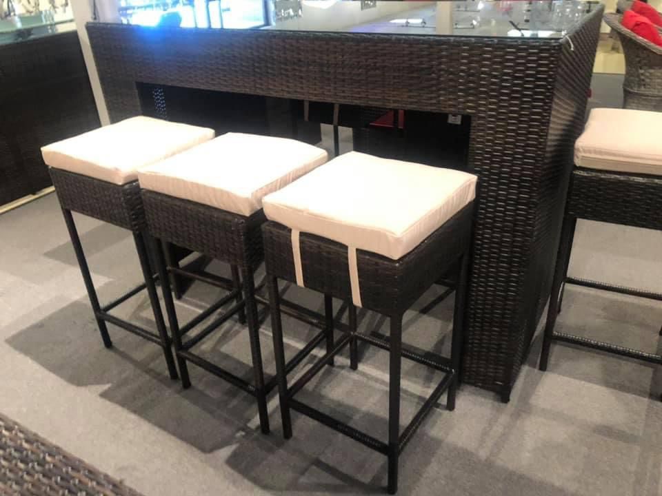 Set Of Bar Table And 3 Stools New