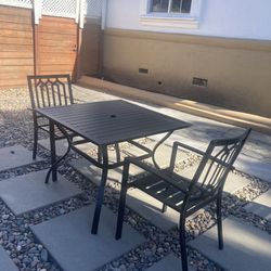 New Metal Outdoor Table and Chair set