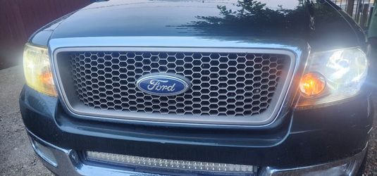 2005 F150 Front OEM Grill