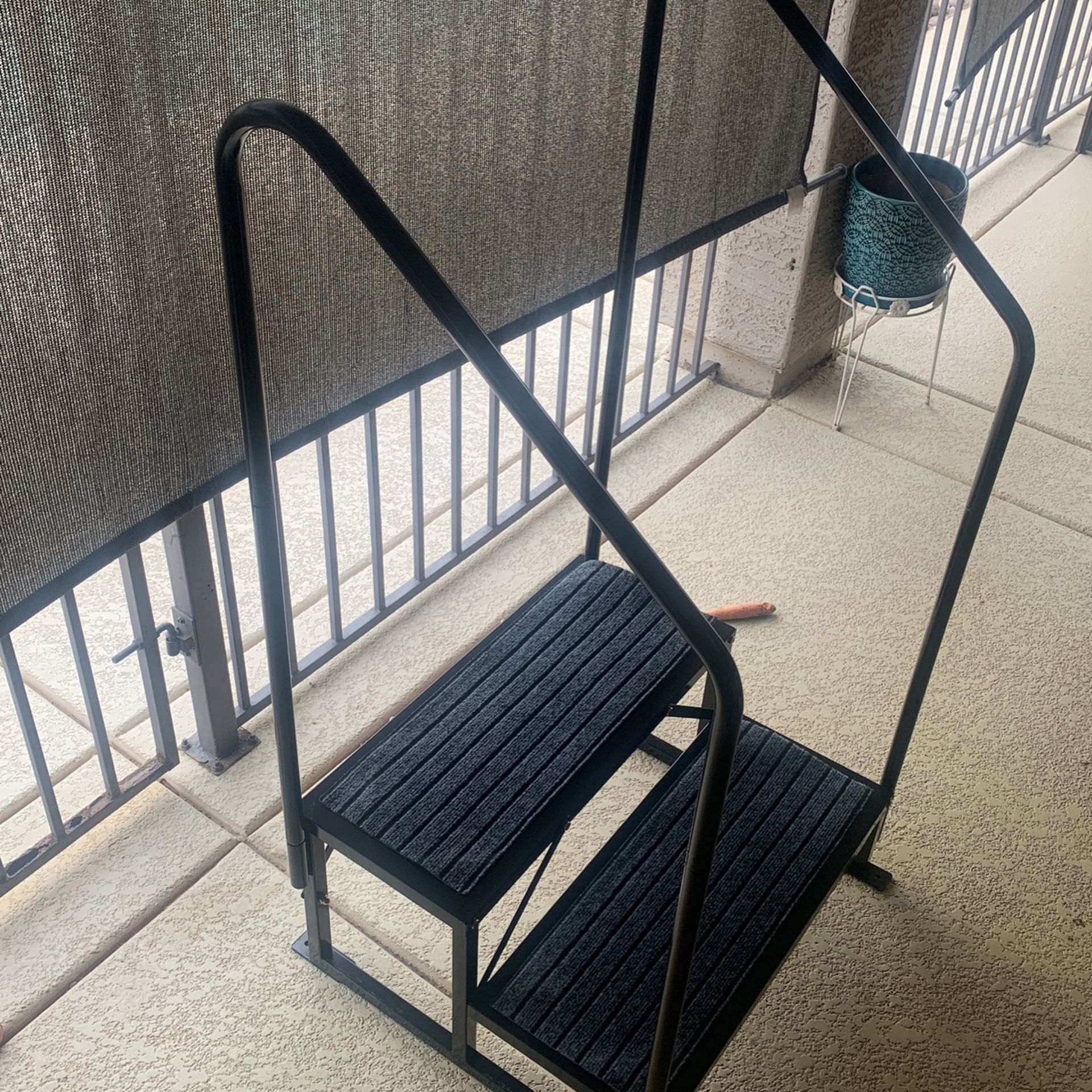 RV Stairs DIMENSIONS 26.8"W x 55.1"H