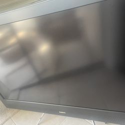 Sanyo DP52848 Tv 50-inch, 1080p Full HD LCD With Stands 