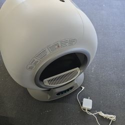 Automatic Self Cleaning Cat  Box WiFi App