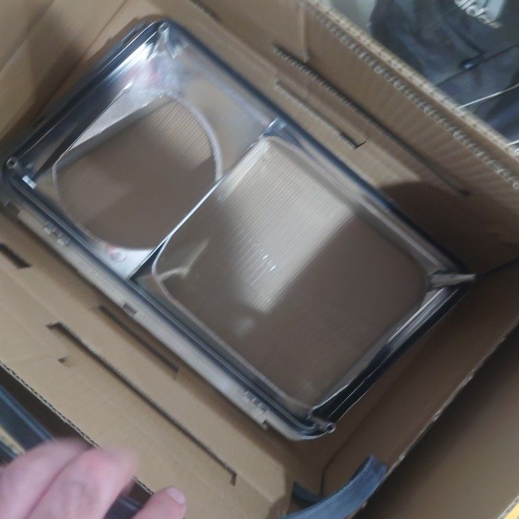 W124 E500 Facelift EURO Lenses OEM HELLA. Extremely Rare!