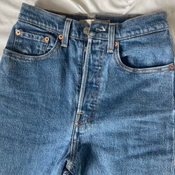 Levi Strauss & Co Jeans - Ribcage Straight (24) 