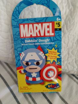 NEW IN PACKAGE-MARVEL DABBLING DOUGH MAKE YOUR OWN SUPERHERO AGES 6 PLUS