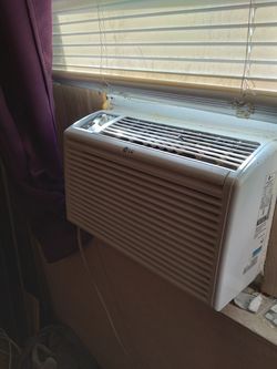 Lg window unit works very good it get super cold