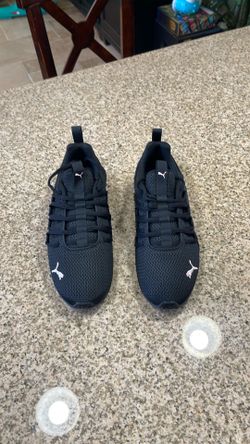 Puma women’s shoes size 9 no box